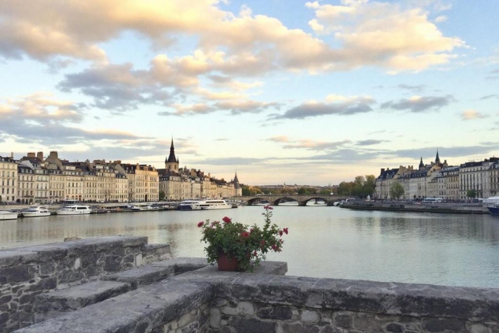 Plus romantique que les quais de Bordeaux, cette ville fluviale reste étonnamment sous-estimée