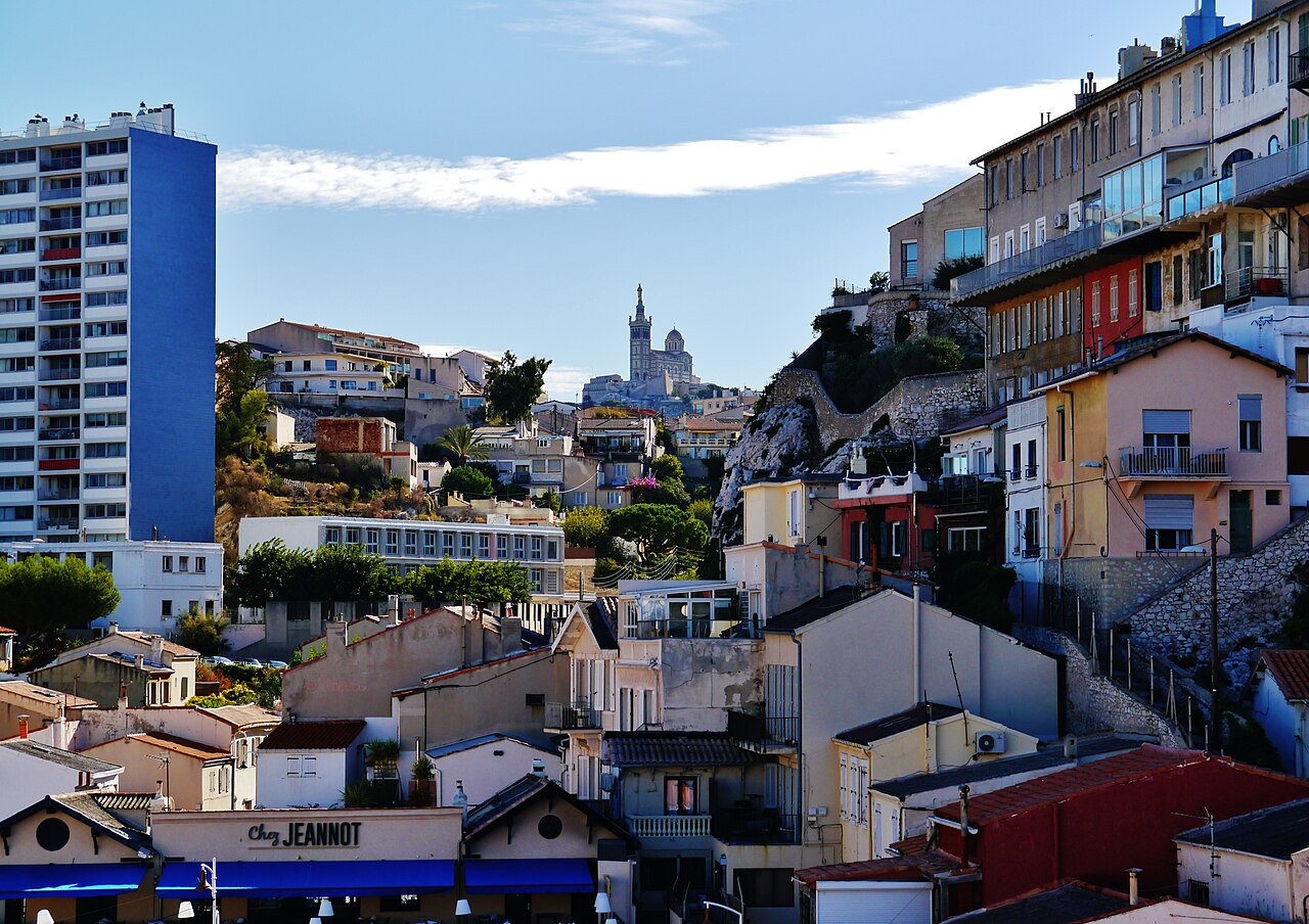 Ruelle du Vallon des Auffes avec les restaurants Fonfon et Chez Jeannot
