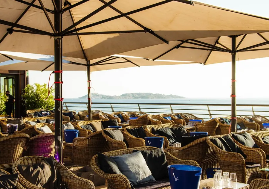 R2, le rooftop des Terrasses, boîte de nuit à Marseille