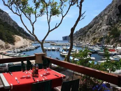 Le Nautic Bar, restaurant de bouillabaisse à Marseille