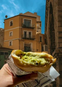 Restaurants pas chers à Marseille : 26 adresses à moins de 15 € (carte, prix 2026)